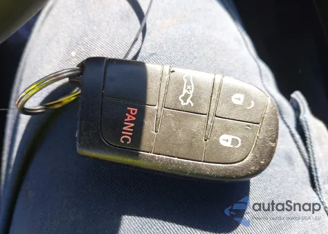 2015 Chrysler 200 Limited из США, поврежденный, VIN 1C3CCCAB3FN552193